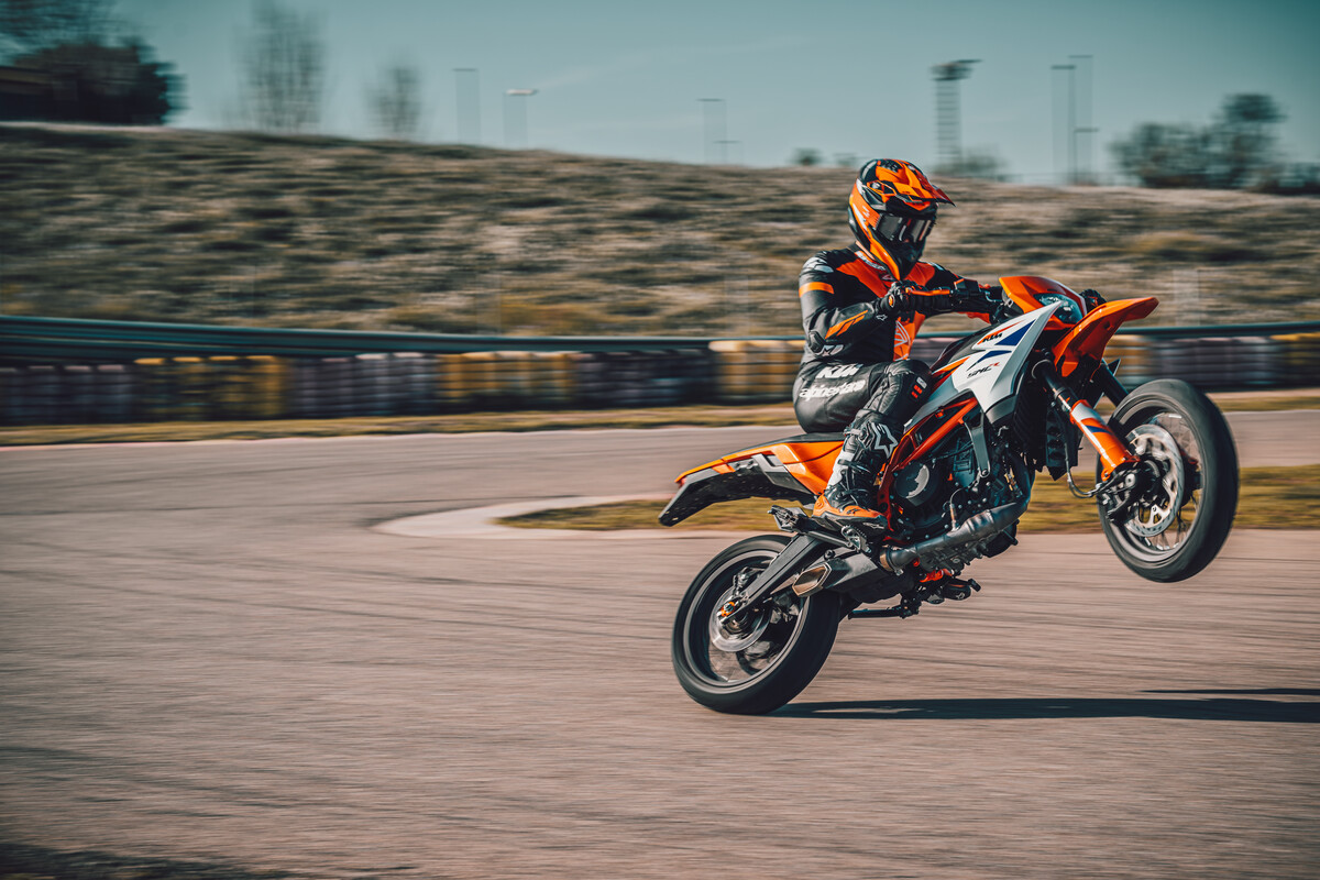 KTM PRESENTA LE NUOVE 125 SMC R...