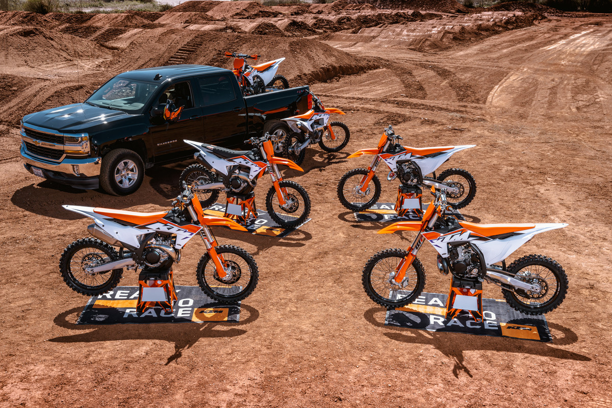 Kmotoshop.it - Abbigliamento e accessori moto enduro, cross KTM